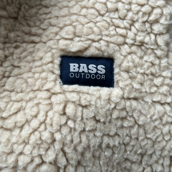 NWT: Fun outdoor hiking Vest.#32 - Picture 8 of 8